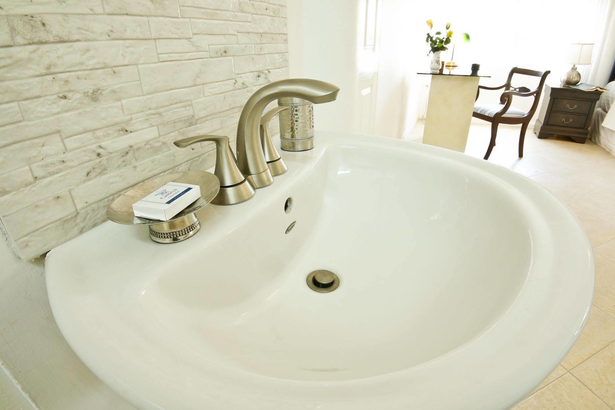 Cattleya Luxury Suites キングストン エクステリア 写真